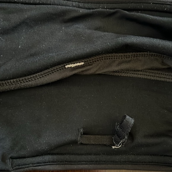 *Last call!* Lululemon Speed Short LR BLK Size 8 - Picture 4 of 5